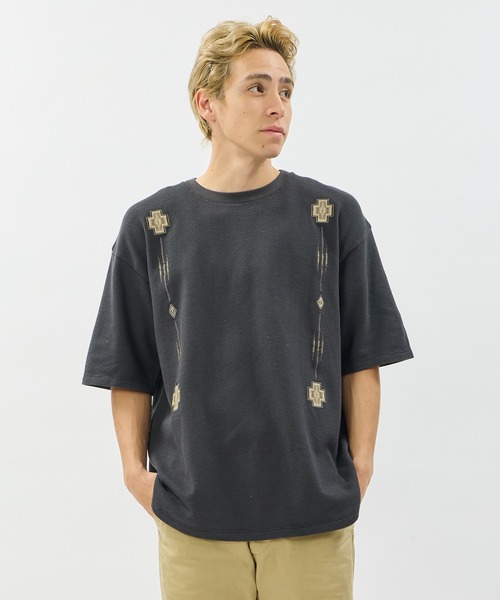 PENDLETON（ペンドルトン）の「PENDLETON/ペンドルトン ショートスリーブ ピケ エンブロイダリー Tシャツ（Tシャツ/カットソー・メンズ・チャコールグレー/ベージュ/ライトブルー・LARGE/MEDIUM）」の2枚目の写真