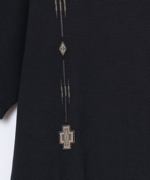 PENDLETON(ペンドルトン)の「PENDLETON/ペンドルトン ショートスリーブ ピケ エンブロイダリー Tシャツ(Tシャツ/カットソー・メンズ・チャコールグレー/ベージュ/ライトブルー・LARGE/MEDIUM)」の22枚目の写真