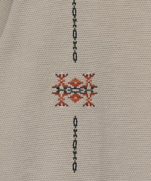 PENDLETON(ペンドルトン)の「PENDLETON/ペンドルトン ショートスリーブ ピケ エンブロイダリー Tシャツ(Tシャツ/カットソー・メンズ・チャコールグレー/ベージュ/ライトブルー・LARGE/MEDIUM)」の11枚目の写真