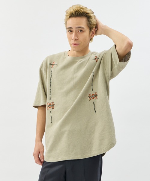 PENDLETON(ペンドルトン)の「PENDLETON/ペンドルトン ショートスリーブ ピケ エンブロイダリー Tシャツ(Tシャツ/カットソー・メンズ・チャコールグレー/ベージュ/ライトブルー・LARGE/MEDIUM)」の14枚目の写真