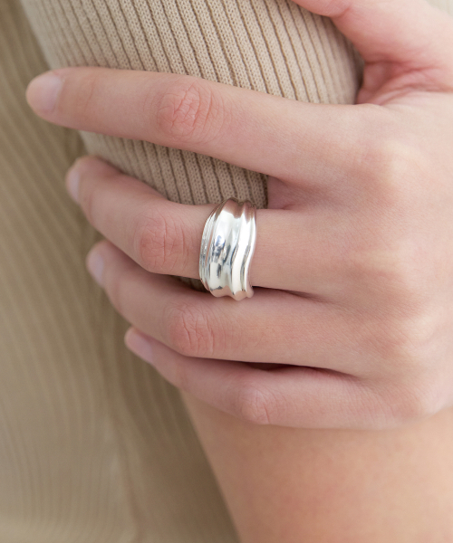 BYWEEKEND（バイウィーケンド）の「Bold stem ring（リング・レディース・シルバー・11/13/15 ）」の4枚目の写真