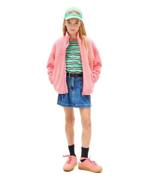 TOMMY HILFIGER(トミーヒルフィガー)の「DENIM PLEATED SKIRT(スカート・キッズ・ブルー・130cm/160cm/140cm/150cm)」の2枚目の写真