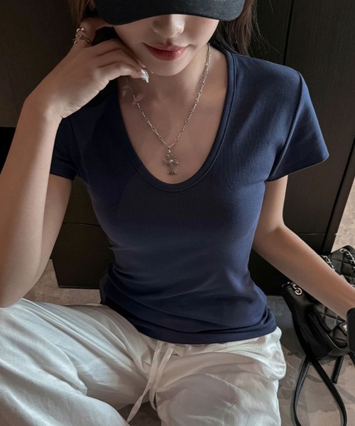 GLAMOROUS JANE（グラマラスジェーン）の「Uネック半袖Tシャツ（Tシャツ/カットソー・レディース・チャコールグレー/ホワイト/ネイビー/ブラック・FREE）」の4枚目の写真