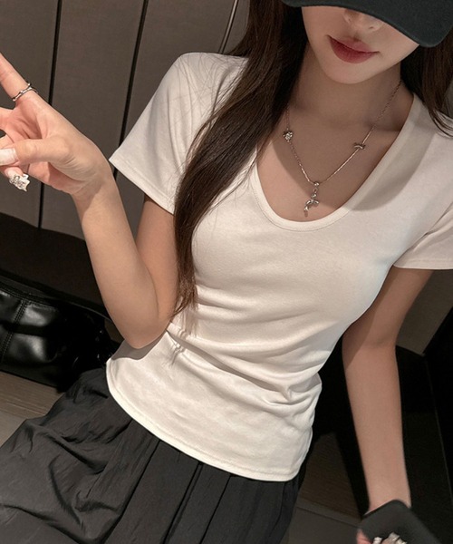 GLAMOROUS JANE（グラマラスジェーン）の「Uネック半袖Tシャツ（Tシャツ/カットソー・レディース・チャコールグレー/ホワイト/ネイビー/ブラック・FREE）」の6枚目の写真