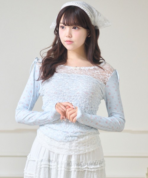 Anely(アネリー)の「小花柄 レース ドッキング デザイン トップス(Tシャツ/カットソー・レディース・ブルー/アイボリー・FREE)」の4枚目の写真