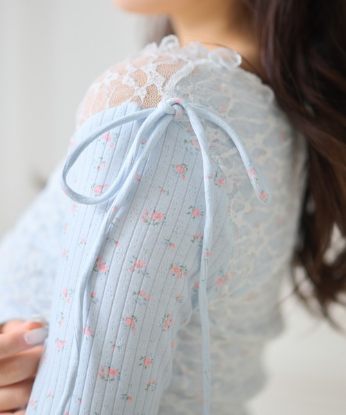 Anely(アネリー)の「小花柄 レース ドッキング デザイン トップス(Tシャツ/カットソー・レディース・ブルー/アイボリー・FREE)」の9枚目の写真