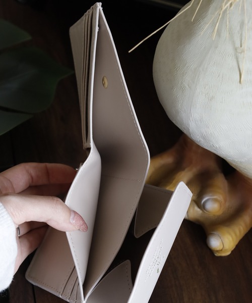 FUNALIVE(ファンアライブ)の「SNOOPY 二つ折り財布 合皮 小銭入れ(財布・レディース・ベージュ/ネイビー/ブラック・FREE)」の9枚目の写真