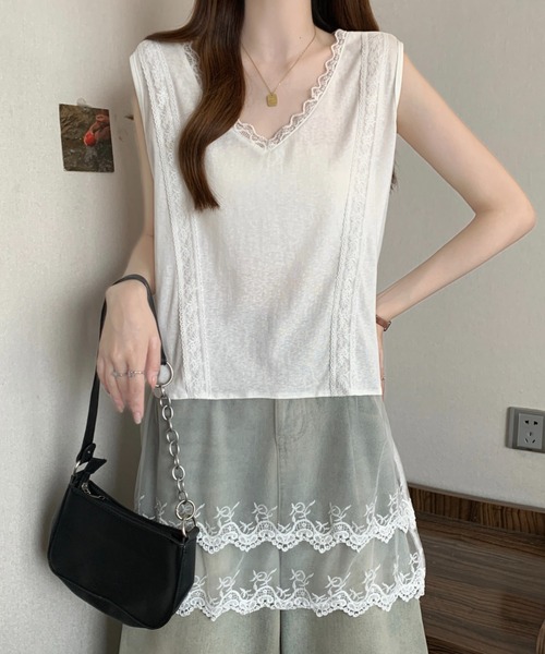 LUCPY(ラクピー)の「レースVネックノースリーブブラウス(シャツ/ブラウス・レディース・ブラック/ホワイト・XX-LARGE/X-LARGE/LARGE/MEDIUM)」の3枚目の写真