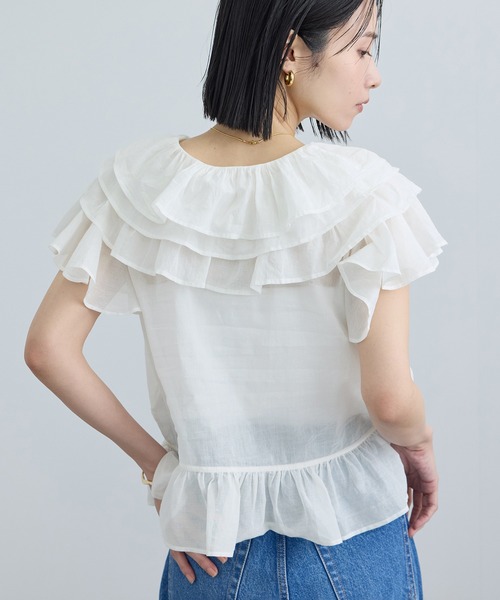 SALON adam et rope'(サロン アダム エ ロペ)の「【WEB限定】コットンオーガンジーラッフルフリルブラウス(シャツ/ブラウス・レディース・ブラック/オフホワイト・FREE)」の4枚目の写真