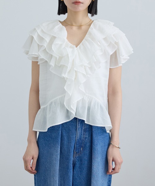 SALON adam et rope'(サロン アダム エ ロペ)の「【WEB限定】コットンオーガンジーラッフルフリルブラウス(シャツ/ブラウス・レディース・ブラック/オフホワイト・FREE)」の14枚目の写真