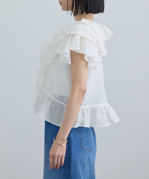 SALON adam et rope'(サロン アダム エ ロペ)の「【WEB限定】コットンオーガンジーラッフルフリルブラウス(シャツ/ブラウス・レディース・ブラック/オフホワイト・FREE)」の15枚目の写真