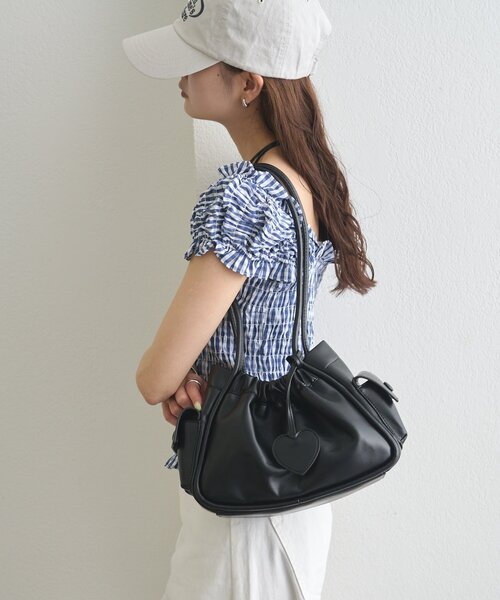 mystic(ミスティック)の「ハートチャーム付きコンビBAG(トートバッグ・レディース・アイボリー/ブラック・ONE SIZE)」の21枚目の写真