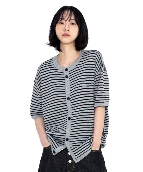 XTONZ（エクストーンズ）の「XTK182 ラウンドストライプクロップカーディガン (GRAY)（Tシャツ/カットソー・レディース・その他・MEDIUM/LARGE）」の4枚目の写真