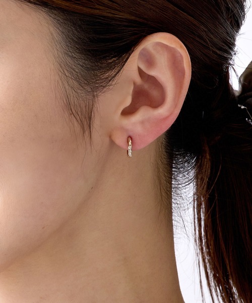 CALIN STANDARD(カリンスタンダード)の「◆金属アレルギー対応◆◆made in japan◆【痛くない】【落ちにくい】【ストレスフリーな着け心地】ストーンライン ミニループフィットイヤリング(イヤリング・レディース・ピンクゴールド/ゴールド/シルバー・FREE)」の3枚目の写真