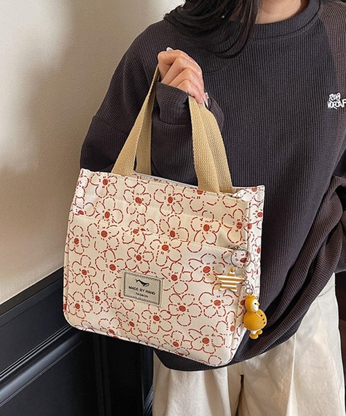 VIBGYOR(ヴィブジョー)の「Mignonjour/フラワーミニトートバッグ M2927(トートバッグ・レディース・レッド/ピンク・FREE)」の2枚目の写真