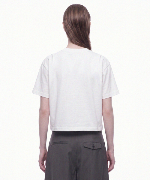 PRINOAR(プリノア)の「セミクロップ半袖Tシャツ - ホワイト(Tシャツ/カットソー・レディース・ホワイト・SMALL/MEDIUM/LARGE)」の2枚目の写真