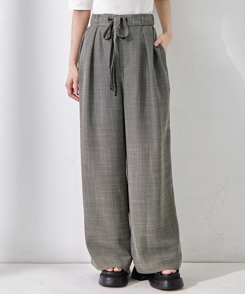 STUDIOUS(ステュディオス)の「【STUDIOUS/ステュディオス】Washable Mesh Relax Trousers/ウォッシャブルメッシュリラックストラウザー(スラックス・レディース・アイボリー/マルチ/ブラック・1/2)」の11枚目の写真