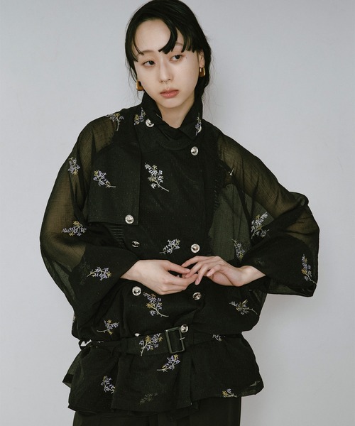 Ezick（エジック）の「Embroidery sheer midi trench coat/刺繍シアートレンチコート（トレンチコート・レディース・オフホワイト/ブラック・FREE）」の17枚目の写真