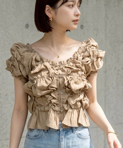 deux amour(ドゥーザムール)の「半袖シャーリングブラウス(Tシャツ/カットソー・レディース・ブラック/アイボリー/ベージュ/ホワイト×ブラック/ブラック×ホワイト/ブラウン・FREE)」の1枚目の写真