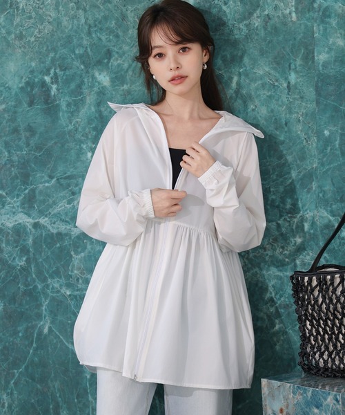 TeddyShop(テディショップ)の「【UVカット率99%以上/UPF50+/接触冷感/ふわっと超軽量】長袖フード×フェイスカバー付き360度隙なしペプラムフリルラッシュガードトップス レディース(パーカー・レディース・カーキ/ダークグレー/ホワイト/ライトベージュ/ブラック・S/L/M)」の12枚目の写真