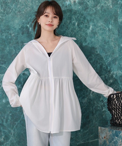 TeddyShop(テディショップ)の「【UVカット率99%以上/UPF50+/接触冷感/ふわっと超軽量】長袖フード×フェイスカバー付き360度隙なしペプラムフリルラッシュガードトップス レディース(パーカー・レディース・カーキ/ダークグレー/ホワイト/ライトベージュ/ブラック・S/L/M)」の13枚目の写真