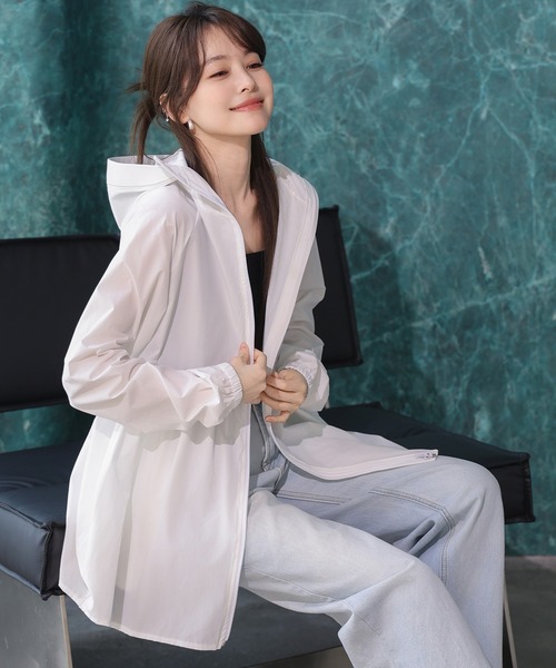 TeddyShop(テディショップ)の「【UVカット率99%以上/UPF50+/接触冷感/ふわっと超軽量】長袖フード×フェイスカバー付き360度隙なしペプラムフリルラッシュガードトップス レディース(パーカー・レディース・カーキ/ダークグレー/ホワイト/ライトベージュ/ブラック・S/L/M)」の15枚目の写真