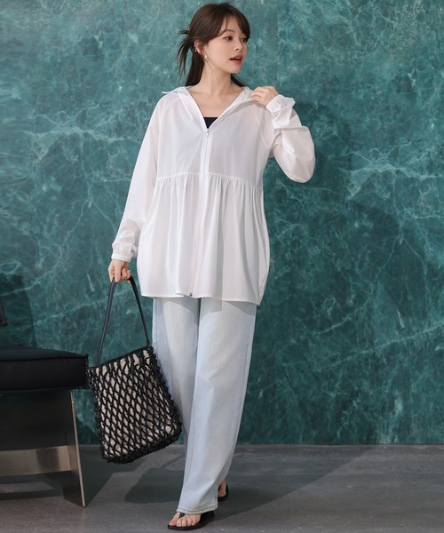 TeddyShop(テディショップ)の「【UVカット率99%以上/UPF50+/接触冷感/ふわっと超軽量】長袖フード×フェイスカバー付き360度隙なしペプラムフリルラッシュガードトップス レディース(パーカー・レディース・カーキ/ダークグレー/ホワイト/ライトベージュ/ブラック・S/L/M)」の18枚目の写真