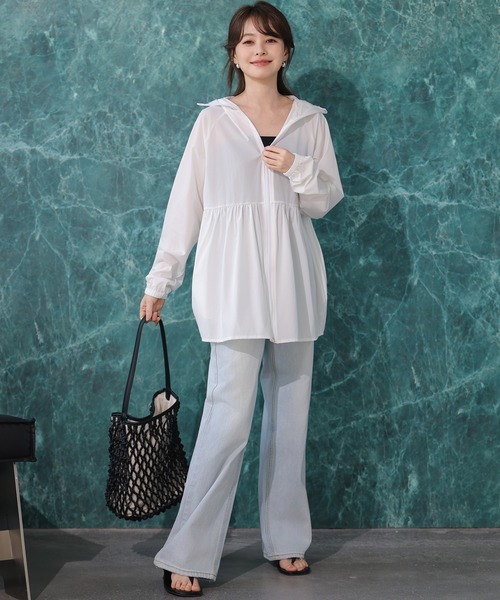 TeddyShop(テディショップ)の「【UVカット率99%以上/UPF50+/接触冷感/ふわっと超軽量】長袖フード×フェイスカバー付き360度隙なしペプラムフリルラッシュガードトップス レディース(パーカー・レディース・カーキ/ダークグレー/ホワイト/ライトベージュ/ブラック・S/L/M)」の19枚目の写真