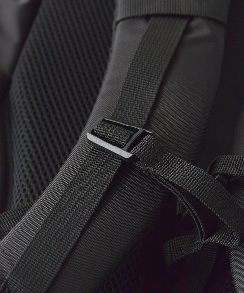 Columbia(コロンビア)の「Columbia Castle Rock 20L Backpack II / PU8663-010(バックパック/リュック・メンズ・ブラック・FREE)」の9枚目の写真