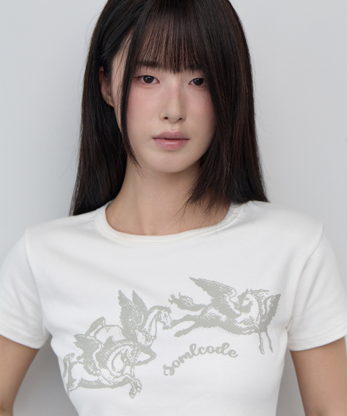 5OML(オーオーエムエル)の「ホーススリムクロップショートスリーブホワイト(Tシャツ/カットソー・レディース・ホワイト・FREE)」の2枚目の写真