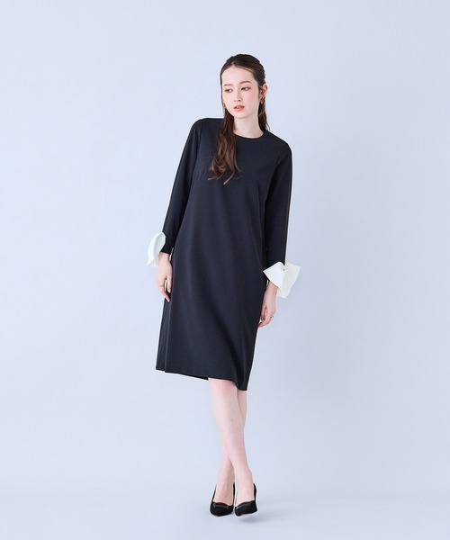 Audie a Muses（オーディアミューズ）の「バイカラーストレートシルエットワンピース（ワンピース・レディース・ブラック・42/38/40）」の2枚目の写真