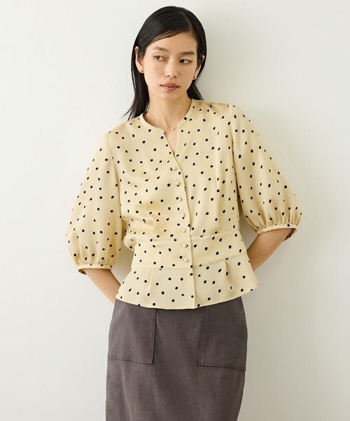 ROPE'（ロペ）の「ドットプリントウエストタックペプラムブラウス/イージーケア（シャツ/ブラウス・レディース・ネイビー/ベージュ・FREE）」の20枚目の写真