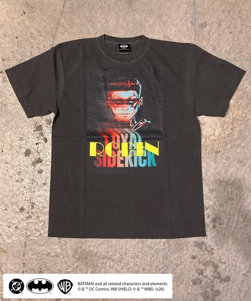 StPT(エスティーピーティー)の「【BATMAN/バットマン】 ROBIN LOYAL SIDEKICK ロビン グラフィックピグメントTシャツ グラフィックプリント ヴィンテージ加工 半袖 ユニセックス(Tシャツ/カットソー・メンズ・ホワイト/ブラック・SMALL/LARGE/MEDIUM/X-LARGE)」の4枚目の写真