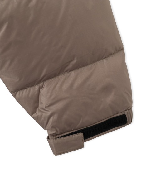 THE NORTH FACE(ザノースフェイス)の「THE NORTH FACE NUPTSE JACKET / ザ・ノース・フェイス ヌプシ ジャケット(ダウンジャケット/コート・メンズ・アッシュブラウン/アイボリー/グレー・S/M/L/XL/XXL)」の4枚目の写真