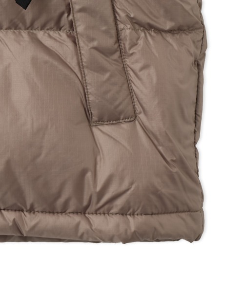 THE NORTH FACE(ザノースフェイス)の「THE NORTH FACE NUPTSE JACKET / ザ・ノース・フェイス ヌプシ ジャケット(ダウンジャケット/コート・メンズ・アッシュブラウン/アイボリー/グレー・S/M/L/XL/XXL)」の5枚目の写真