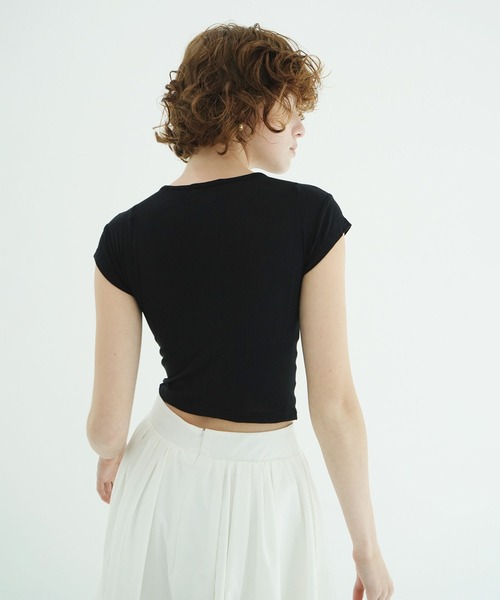 CLANE(クラネ)の「SOFT SHEER COMPACT TOPS(Tシャツ/カットソー・レディース・ブラウン/ホワイト/ブラック・1/2)」の9枚目の写真