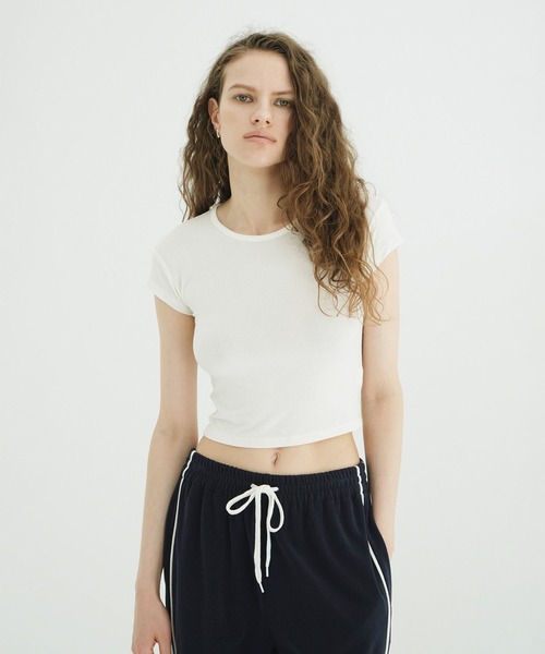 CLANE(クラネ)の「SOFT SHEER COMPACT TOPS(Tシャツ/カットソー・レディース・ブラウン/ホワイト/ブラック・1/2)」の4枚目の写真