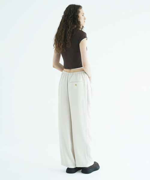 CLANE(クラネ)の「SOFT SHEER COMPACT TOPS(Tシャツ/カットソー・レディース・ブラウン/ホワイト/ブラック・1/2)」の19枚目の写真