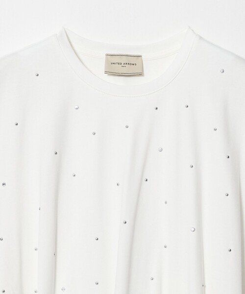 UNITED ARROWS(ユナイテッドアローズ)の「ビジュー Tシャツ ‐接触冷感‐(Tシャツ/カットソー・レディース・ホワイト/ブラック・FREE)」の6枚目の写真