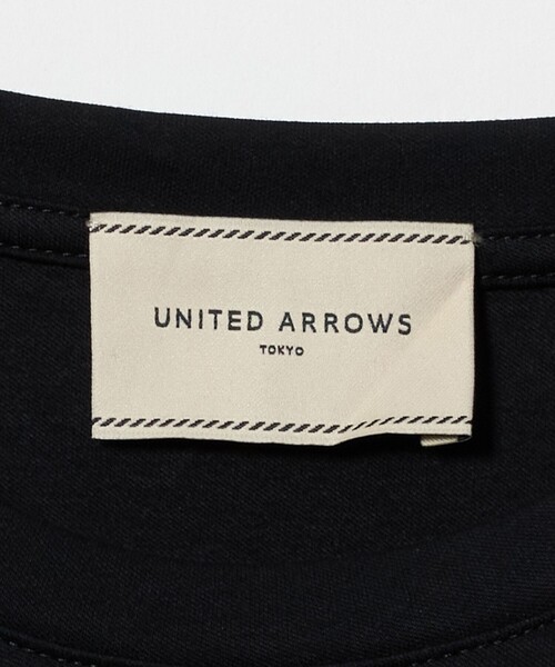 UNITED ARROWS(ユナイテッドアローズ)の「ビジュー Tシャツ ‐接触冷感‐(Tシャツ/カットソー・レディース・ホワイト/ブラック・FREE)」の4枚目の写真