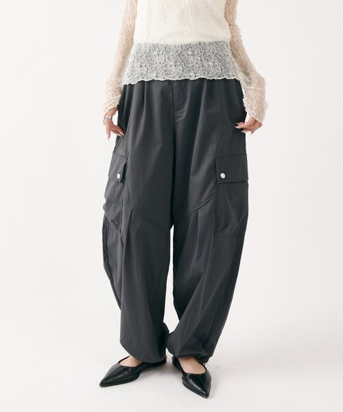 goocy(グーシー)の「タックカーブカーゴパンツ(その他パンツ・レディース・チャコールグレー/アイボリー/ブラック・FREE)」の3枚目の写真