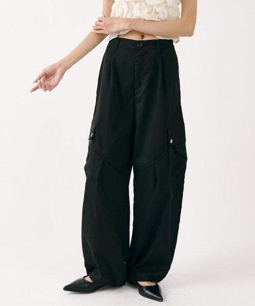 goocy(グーシー)の「タックカーブカーゴパンツ(その他パンツ・レディース・チャコールグレー/アイボリー/ブラック・FREE)」の11枚目の写真