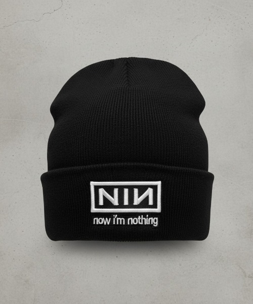 ROOPTOKYO（ループトウキョウ）の「Nine Inch Nails / ナインインチネイルズ NIN Unisex Beanie Now I'm Nothing ロゴビーニー ニット帽 ストリート メンズ 2026年秋冬 秋物（ニットキャップ/ビーニー・メンズ・ブラック・FREE）」の3枚目の写真