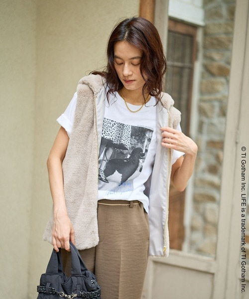 Elura(エルーラ)の「≪GOOD ROCK SPEED/グッドロックスピード≫ DOGプリントTシャツ/1057136(Tシャツ/カットソー・レディース・ホワイト/チャコールグレー・FREE)」の4枚目の写真