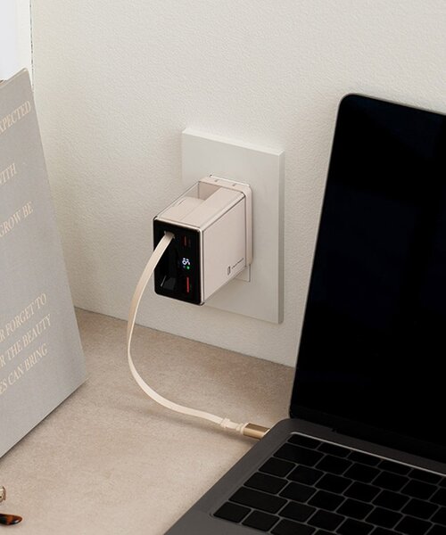 BIRTHDAY BAR(バースデイバー)の「USB急速充電器 USB PD(パワーデリバリー)対応 35W コード巻(スマホグッズ・レディース・ベージュ・0)」の2枚目の写真
