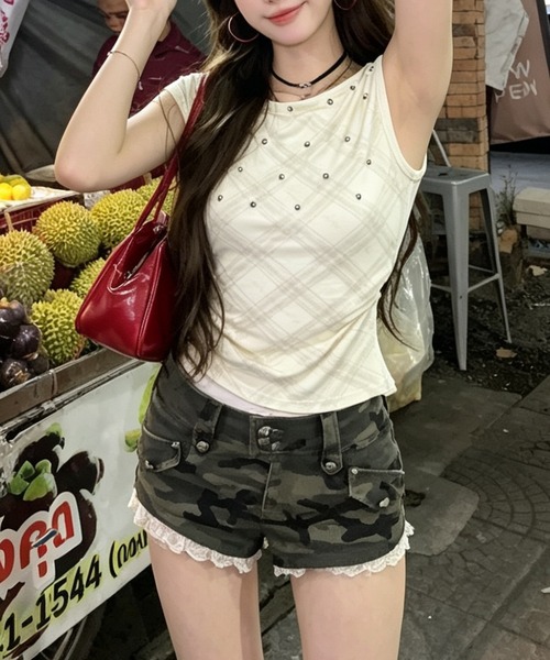 almo（アルモ）の「【Chiina】スタッズデザインチェックトップス（Tシャツ/カットソー・レディース・ホワイト/ライトイエロー/グレー・FREE）」の10枚目の写真