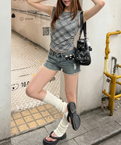 almo（アルモ）の「【Chiina】スタッズデザインチェックトップス（Tシャツ/カットソー・レディース・ホワイト/ライトイエロー/グレー・FREE）」の12枚目の写真