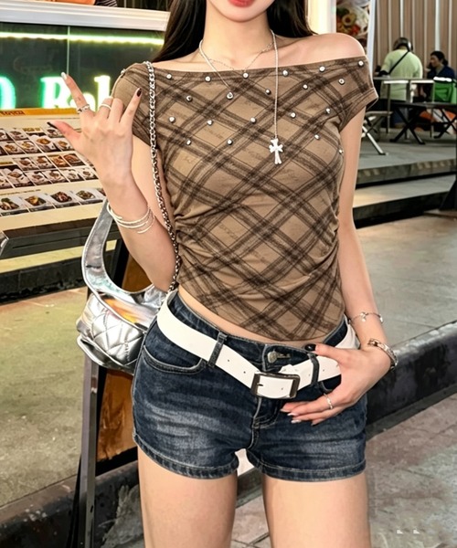 almo（アルモ）の「【Chiina】スタッズデザインチェックトップス（Tシャツ/カットソー・レディース・ホワイト/ライトイエロー/グレー・FREE）」の16枚目の写真