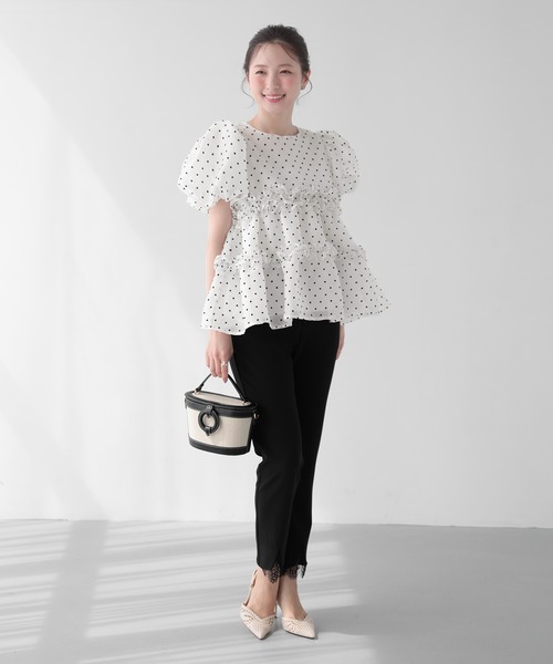 Fit more(フィットモア)の「ドットシアーオーガンジーペプラムトップス(その他トップス・レディース・コーラル/ホワイト・FREE)」の4枚目の写真