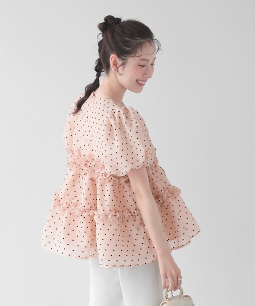 Fit more(フィットモア)の「ドットシアーオーガンジーペプラムトップス(その他トップス・レディース・コーラル/ホワイト・FREE)」の13枚目の写真